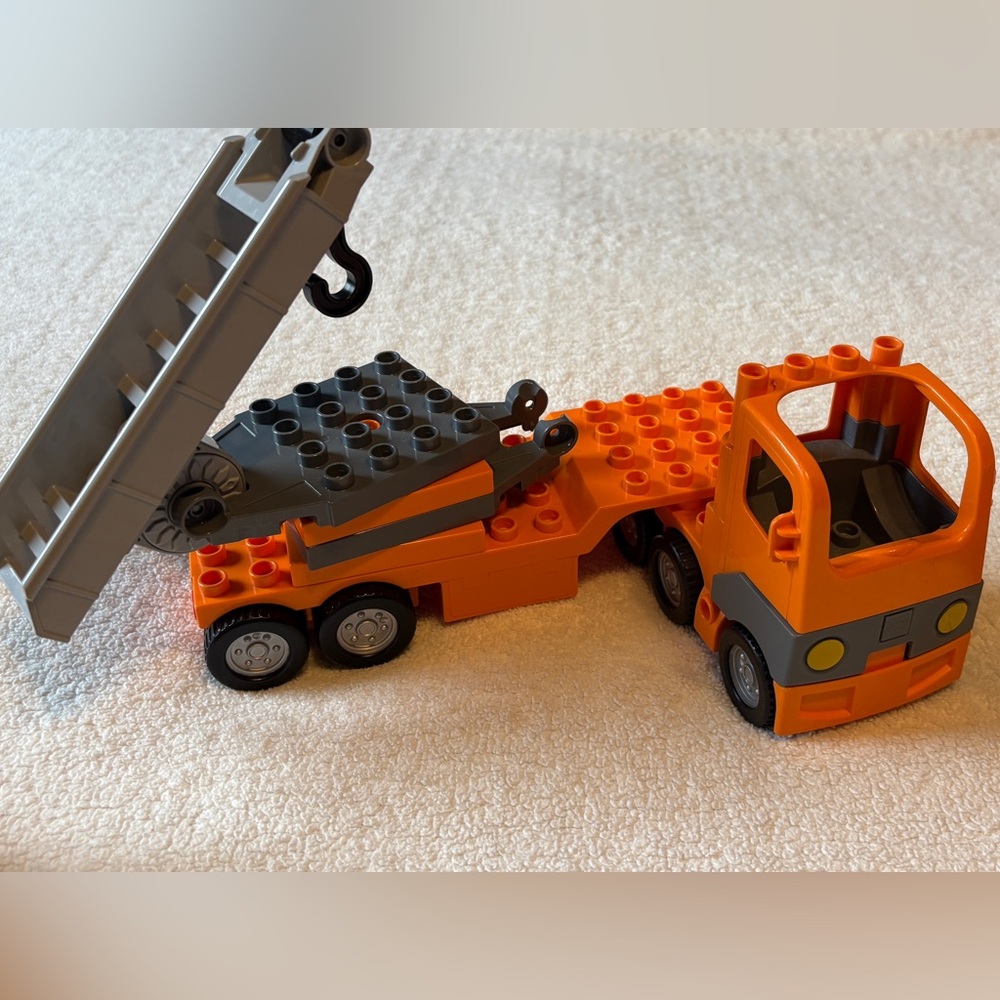 LEGO Duplos Construction Vehicles Building Set - Trucks, Trailers, Cones, Bases - Picture 5 of 5
